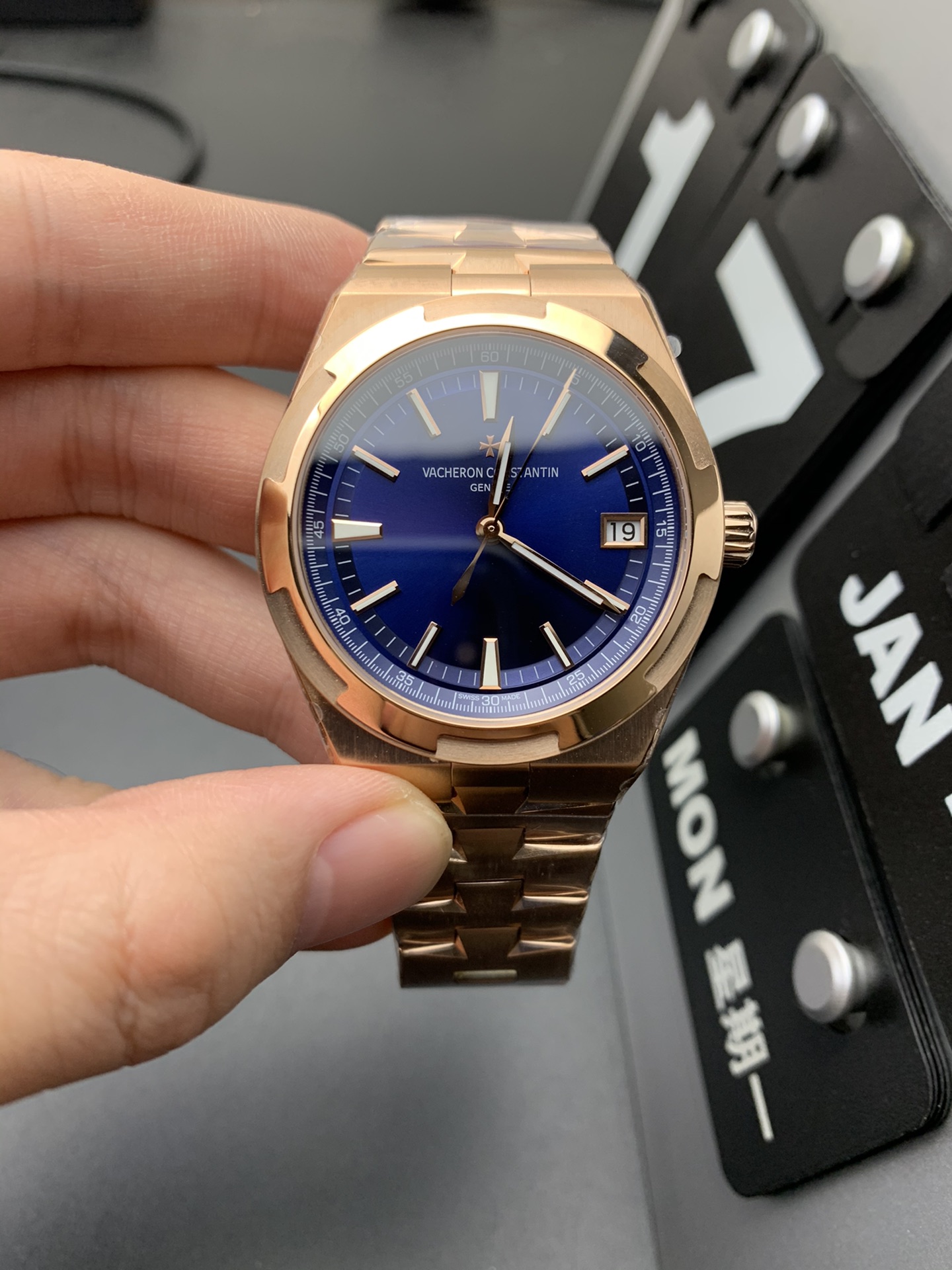 Vacheron Constantin 8F 玫瑰金纵横