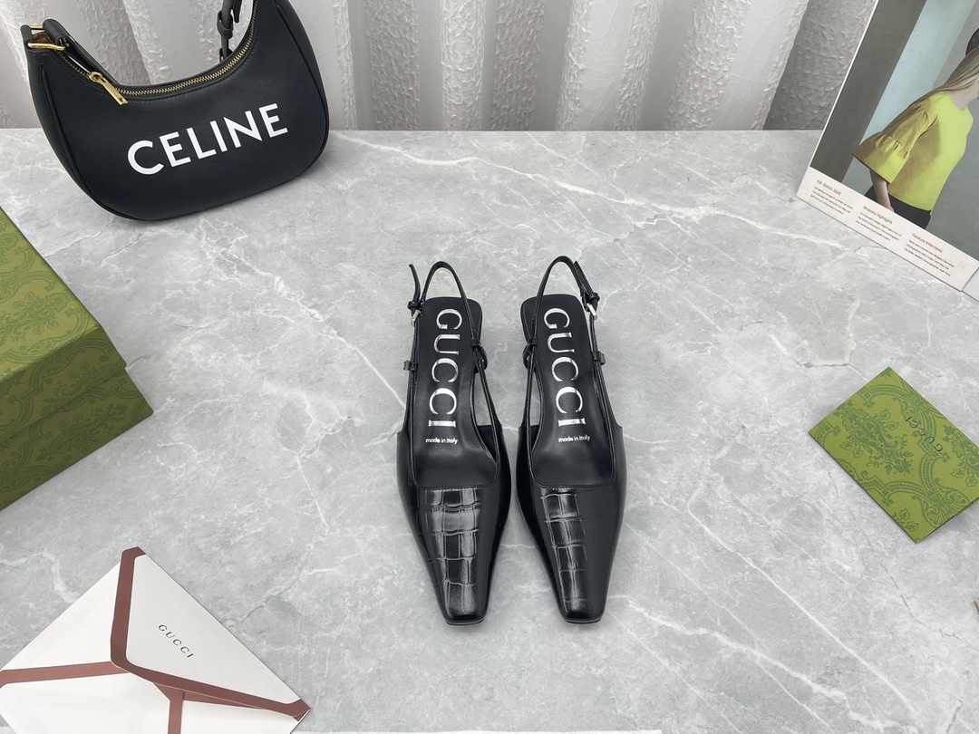 GuCC*I2022ss Custom Stone-Grained Sandals: Stylish, Customized, and Imported Quality