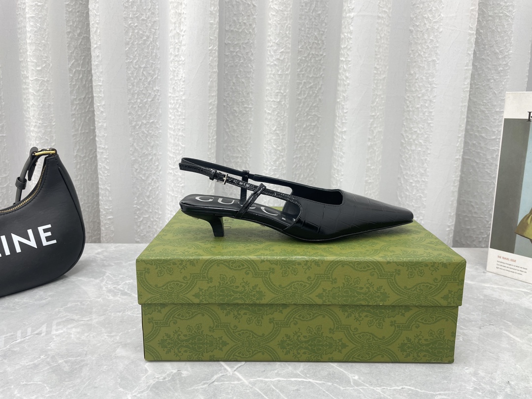 GuCC*I2022ss Custom Stone-Grained Sandals: Stylish, Customized, and Imported Quality - 图片 5