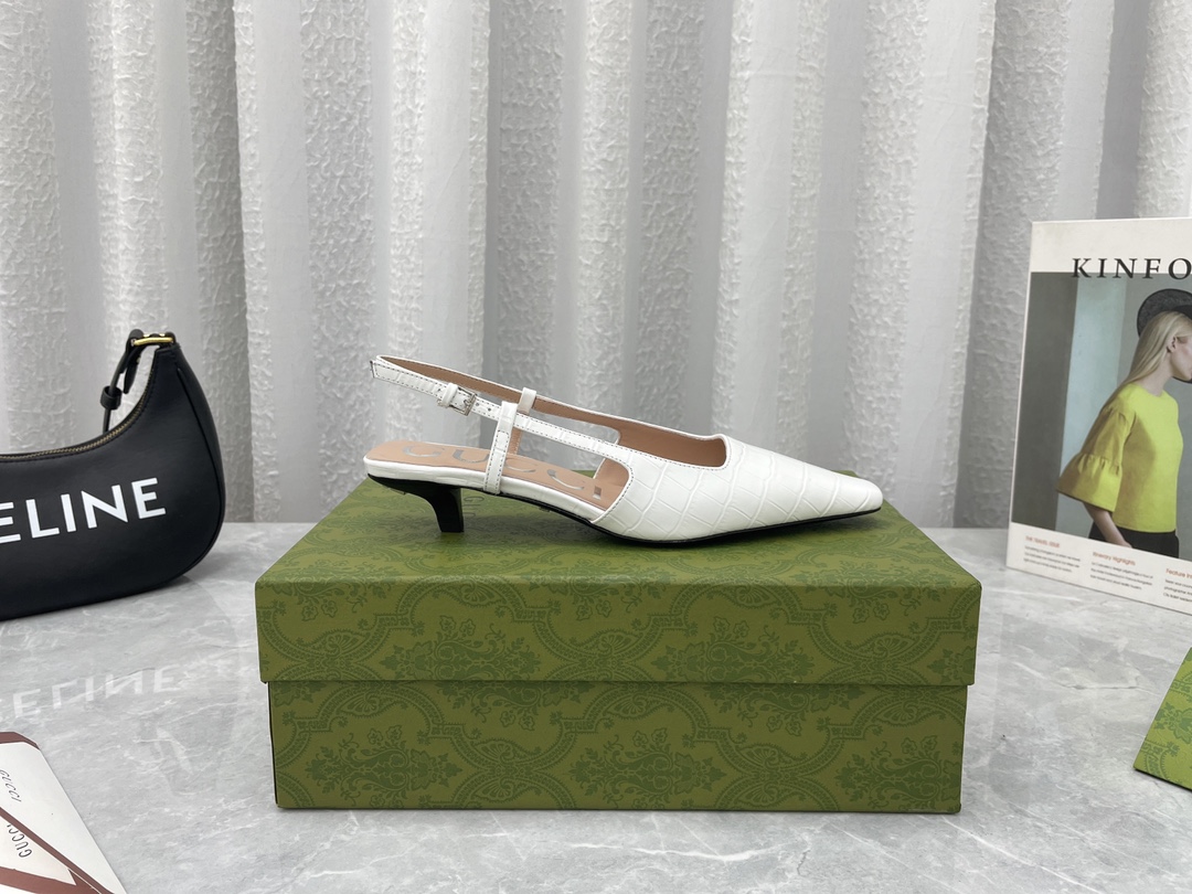Newest Custom Stone-Grained Sandals: Stylish and Comfortable Footwear for Fashion Bloggers - 图片 5