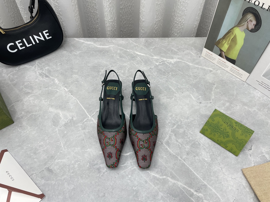 GuCC*I2022ss: Stylish Customized Sandals with Original Italian Bottoms