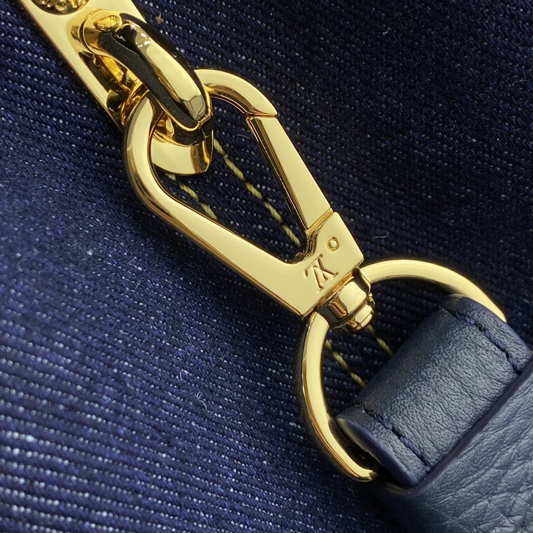 Louis Vuitton LV Capucines Bags Handbags Blue Denim Splicing Cowhide Snake Skin M59430