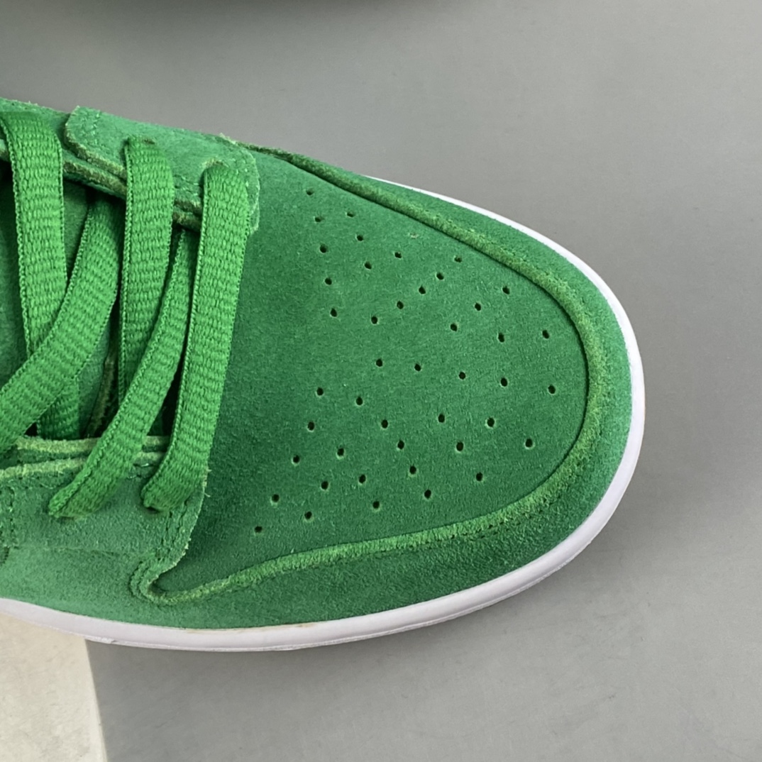 P260 NIKE SB Dunk Low 四叶草滑板板鞋 BQ6817-303