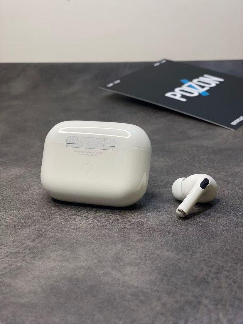 【真实降噪】airpods pro耳机
最高版本【原装黑网】 最新最高苹果三代耳机，改名定位，设置降噪模式！
一比一原厂壳料喇叭，高度还
原正版音质，还原98%正版手感!
。支持入耳检测 （与正版一致可随意开关）
。耳机续航 5-6小时，充电仓能充 3-4 次实足电池保障续航！
设置可开关通透、降躁（耳塞降噪，没有正版那么强劲）
电子产品不可能十全十美，我们只能保证是同款里最好的，市面最高版本，真实优质厂家货源 不夸大！

售后：产品都是全新产品 非质量问题不可退换 质量问题可收到货三天之内支持退换货 其余情况壳料保护好售后三个月免费换新！