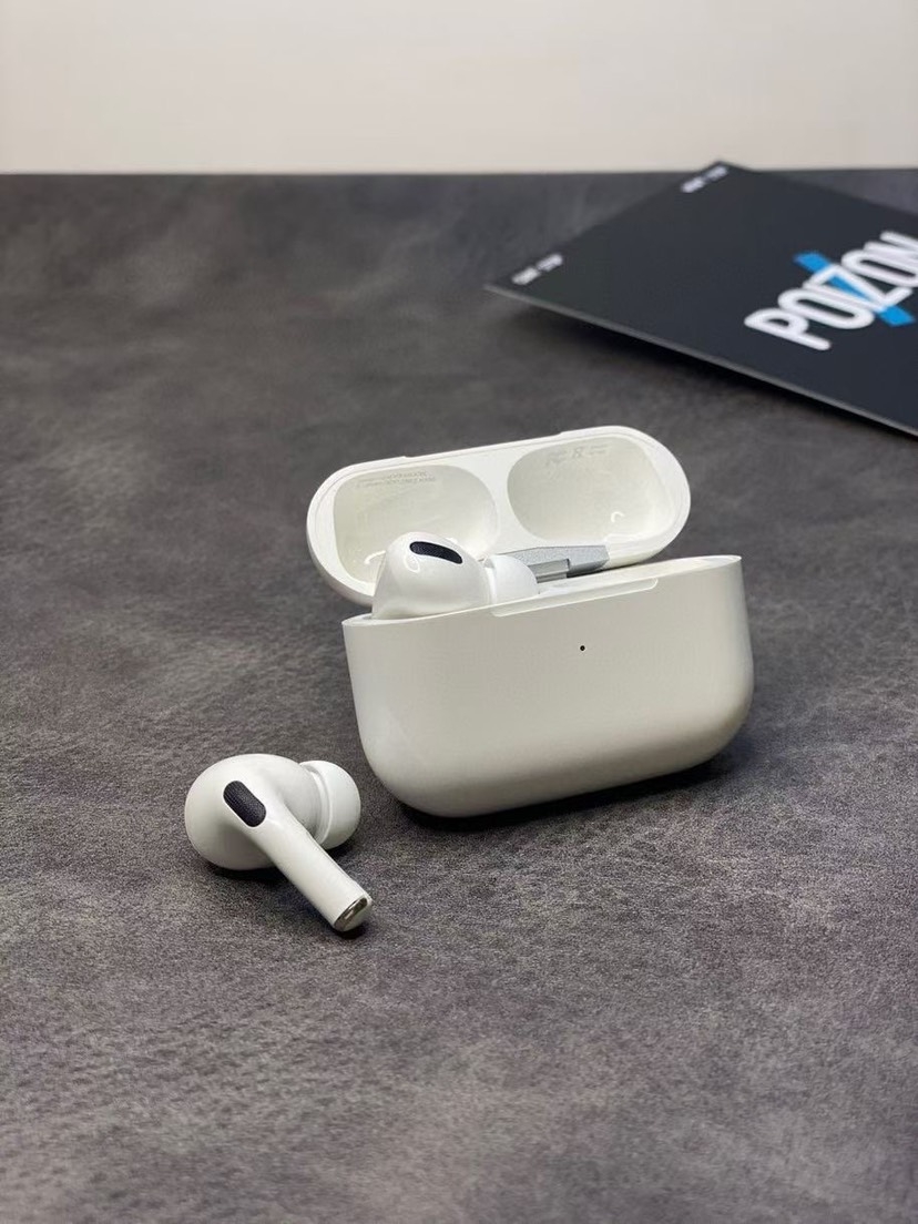 【真实降噪】airpods pro耳机
最高版本【原装黑网】 最新最高苹果三代耳机，改名定位，设置降噪模式！
一比一原厂壳料喇叭，高度还
原正版音质，还原98%正版手感!
。支持入耳检测 （与正版一致可随意开关）
。耳机续航 5-6小时，充电仓能充 3-4 次实足电池保障续航！
设置可开关通透、降躁（耳塞降噪，没有正版那么强劲）
电子产品不可能十全十美，我们只能保证是同款里最好的，市面最高版本，真实优质厂家货源 不夸大！

售后：产品都是全新产品 非质量问题不可退换 质量问题可收到货三天之内支持退换货 其余情况壳料保护好售后三个月免费换新！