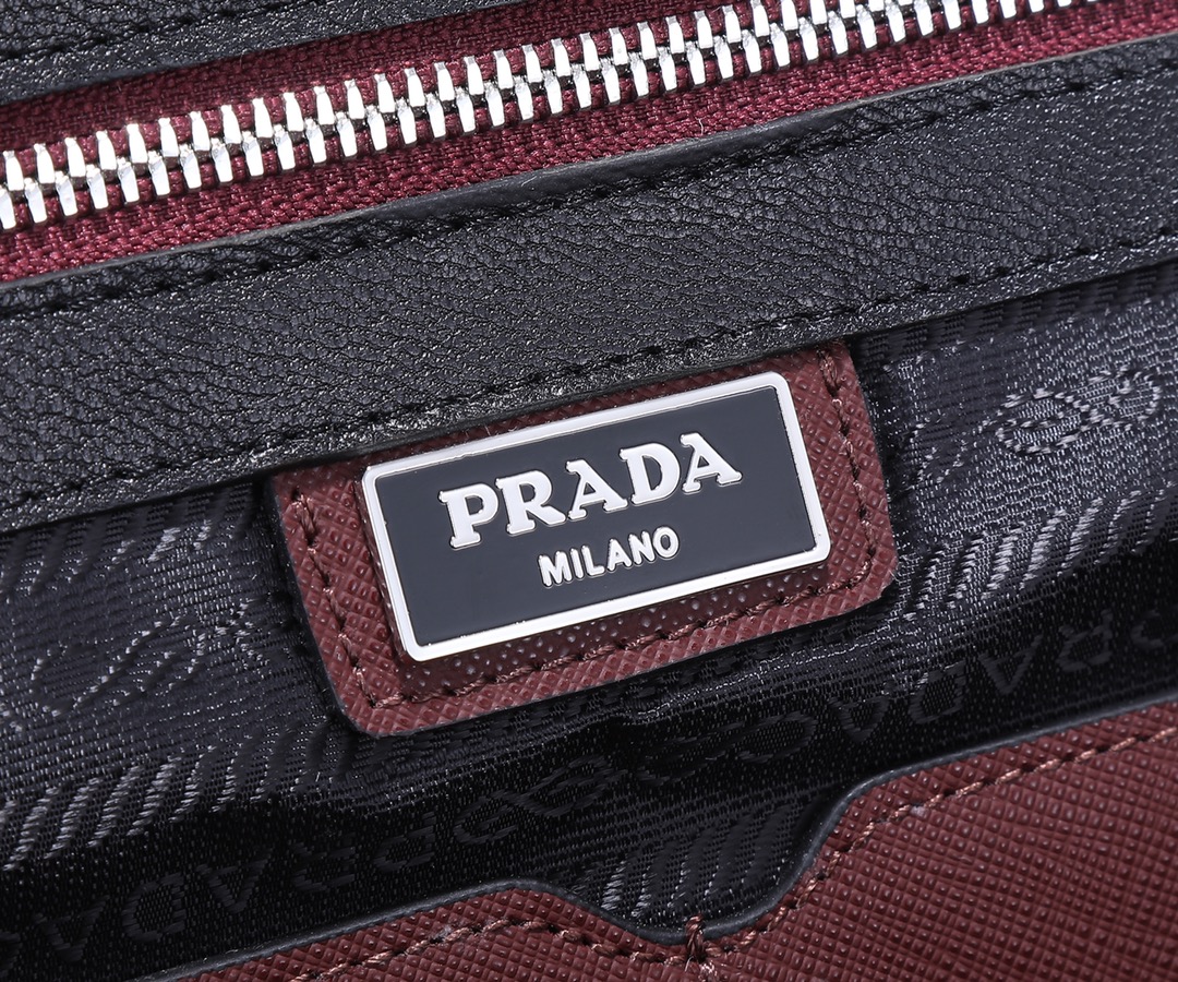 Prada PRA最新 【 私货男士公文包 】165代工码+意大利产地标