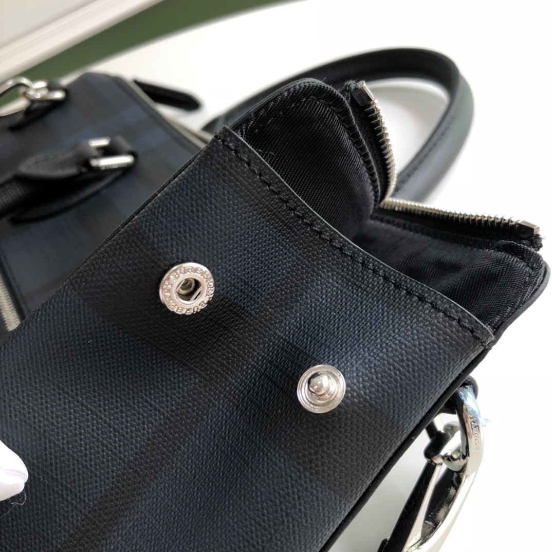 Burberry London Check Briefcase Navy Check briefcase photo 3