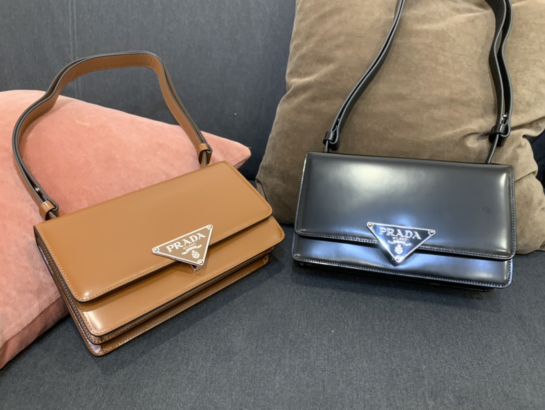 Prada Three colors in stock