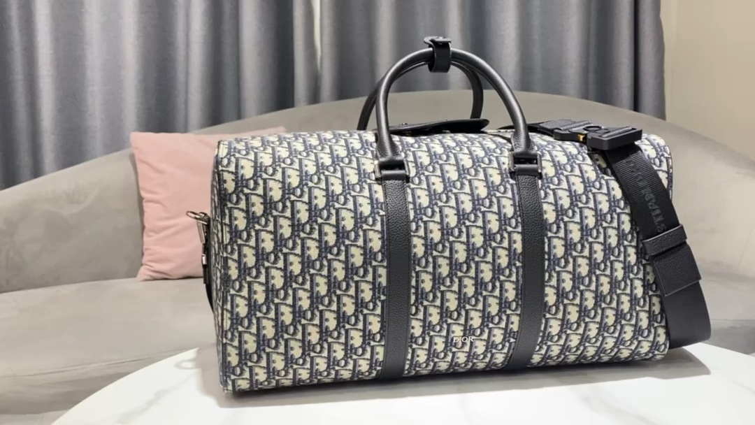 #新品旅行袋\nDIOR LINGOT wdey 手袋\n米色和黑色 Oblique 印花\n尺寸：wdey x 25 x 21.5 厘米\n视频展示！
