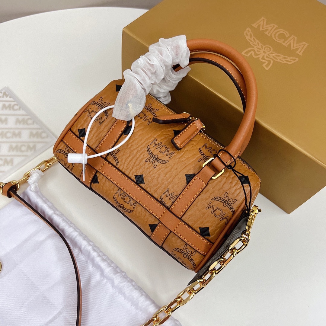 J0  MCM波士顿枕头包