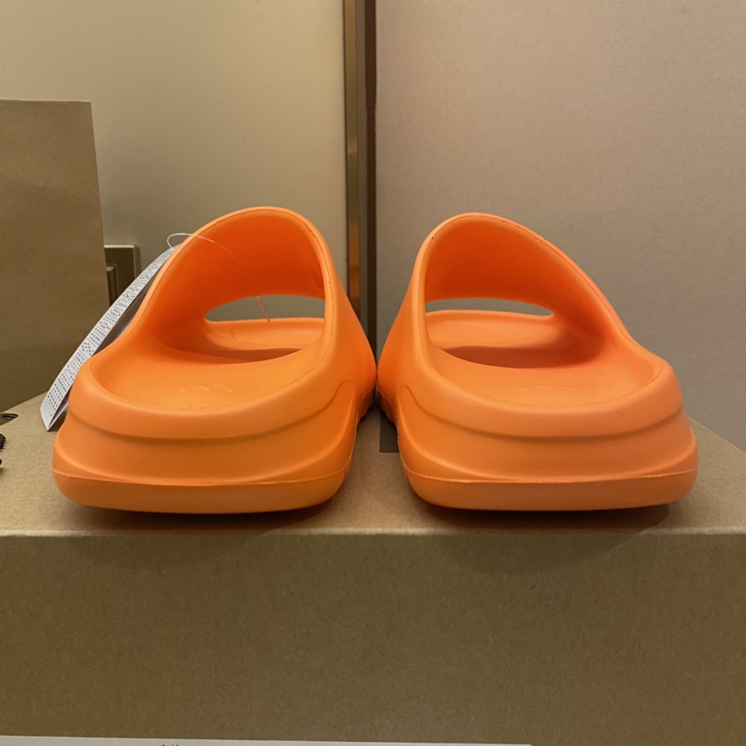 Hermès 全毒包装：扫毒卡一张 毒扣一对 手提袋 一个 配送阿迪高帮纯棉袜子一副