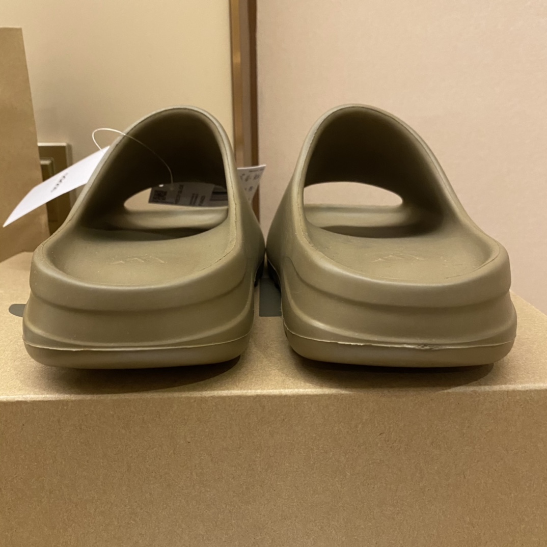 Unknown 全毒包装：扫毒卡一张 毒扣一对 手提袋 一个 配送阿迪高帮纯棉袜子一副
