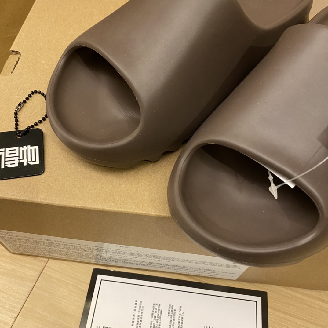Unknown 全毒包装：扫毒卡一张 毒扣一对 手提袋 一个 配送阿迪高帮纯棉袜子一副