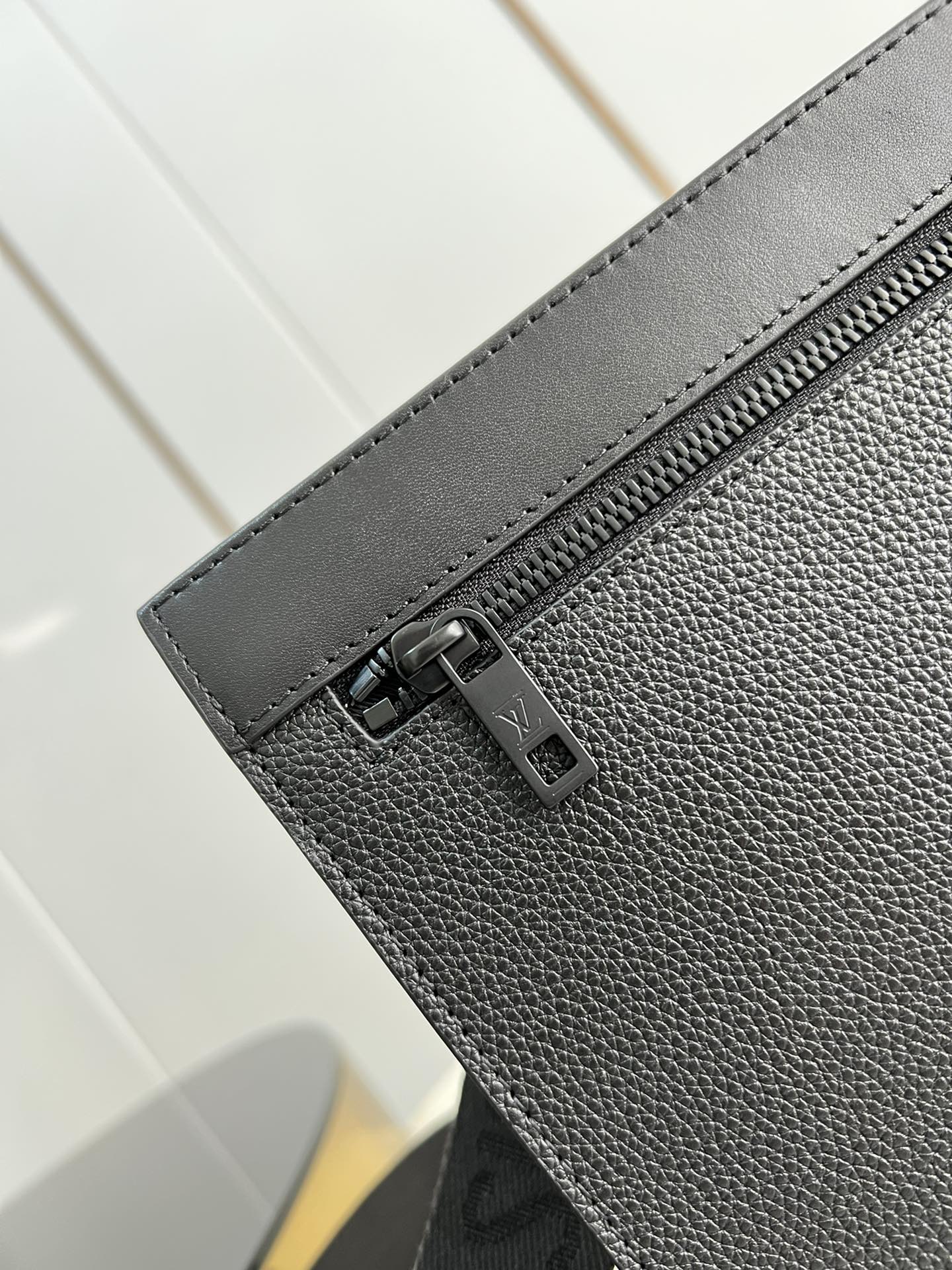 Voyage Messenger Bag - Luxury Leather Bags Selection - Bags, Men M59329