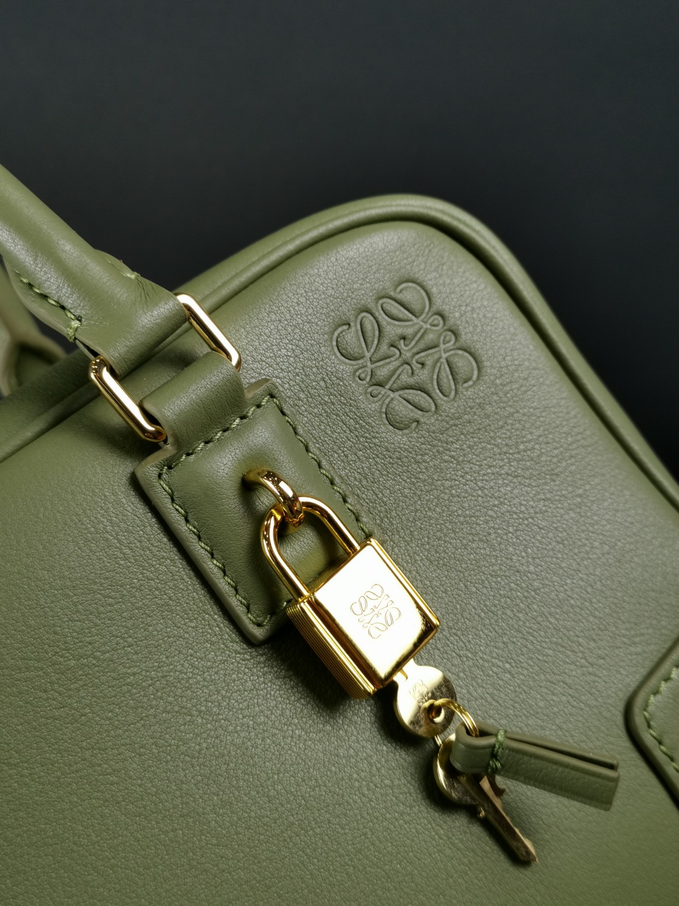Loewe Amazona 23 Soft Grain Leather Top Handle Satchel Bag - Olive Green 5 a1642614410055 7633