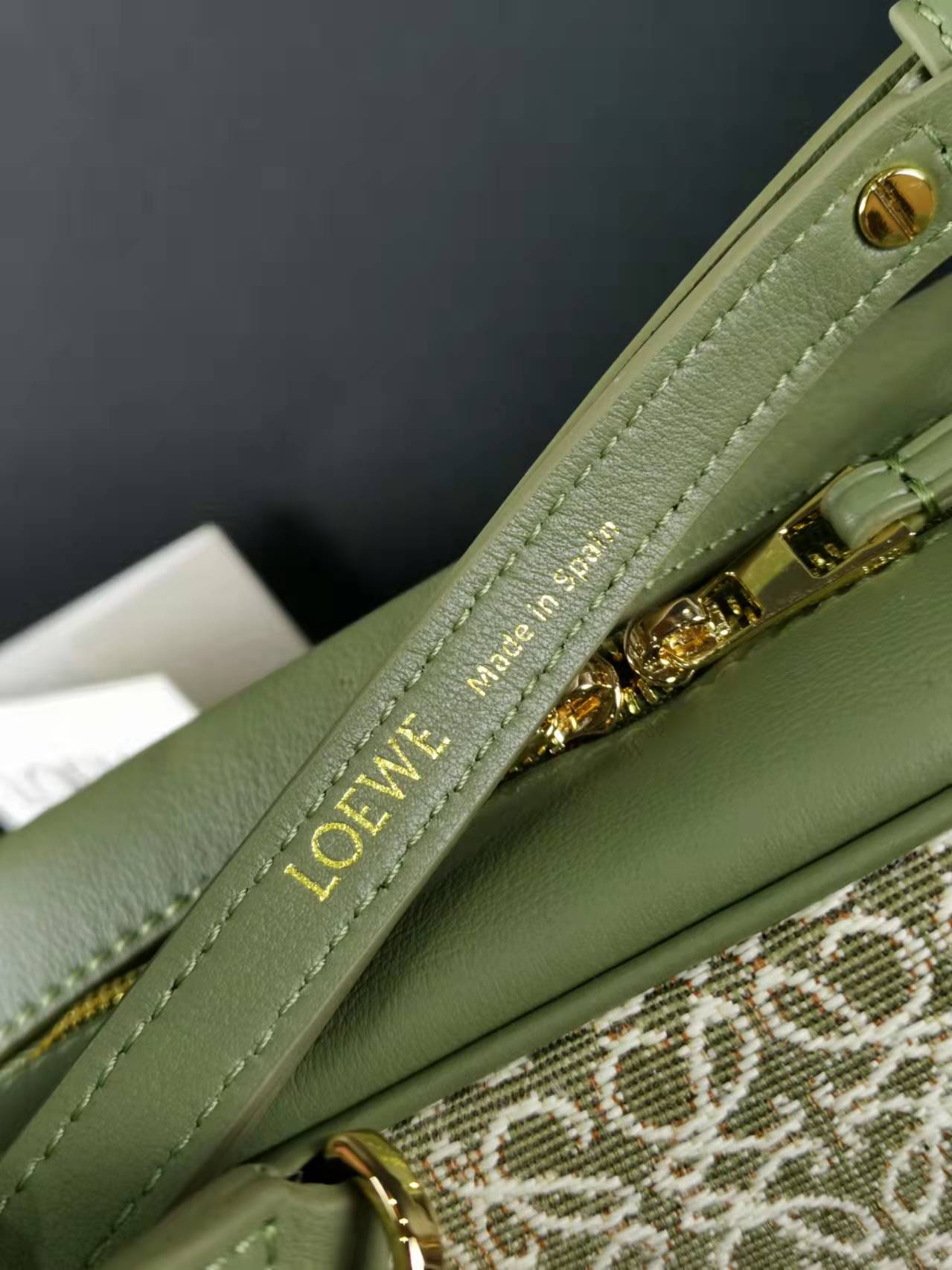 Loewe Amazona 23 Anagram Olive Green Satchel Bag with Adjustable Strap 5 a1642614494597 0746