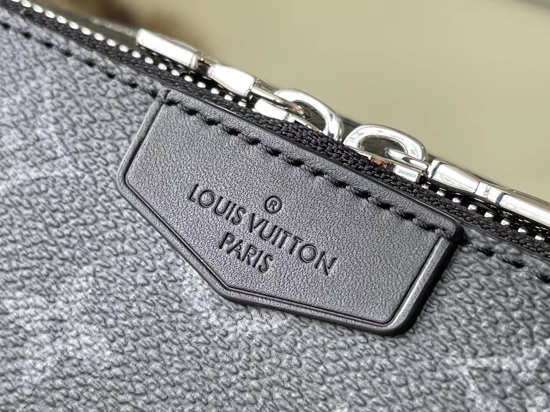 Premium Original Quality: The M80741 Alpha Wearable Wallet combines - Bag 5