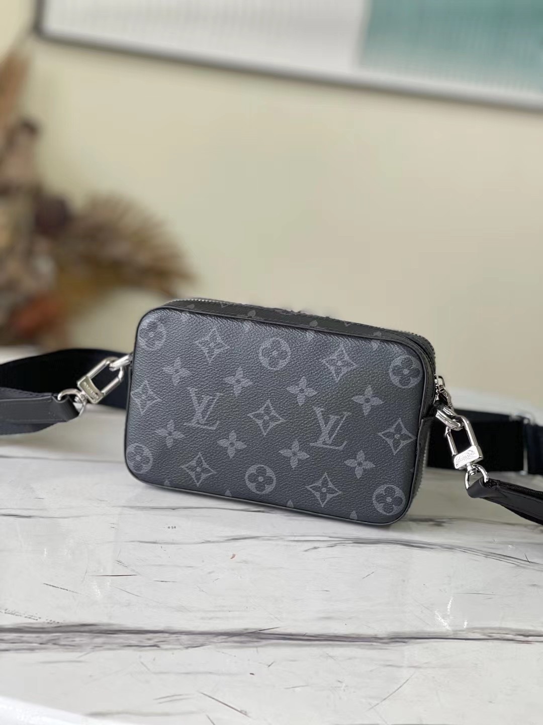 Premium Original Quality: The M80741 Alpha Wearable Wallet combines - Bag 3