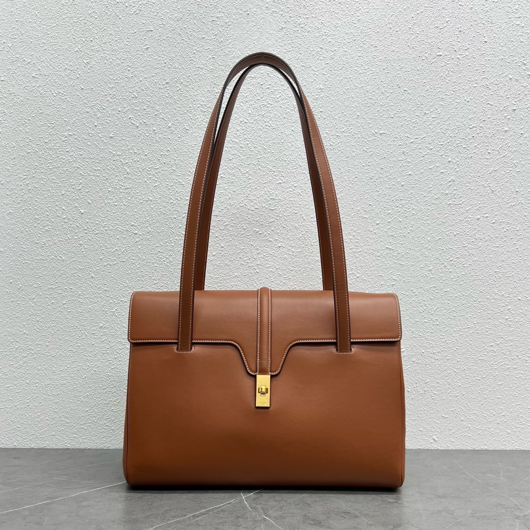 NO:197987,Genuine CELI_NE SOFT 16- Office Intellectual Handbag F/W Autumn and Winter Products 16 Series Continuing New Member_Professional New Flag Few hardware accessories, low-key version, high-end sense of upper body, autumn and winter fashion bags. The wiring and leather are very textured, impeccable, imported calfskin granules on the inner lining (the picture cannot show the real material feeling) Size_38-26-18_Wrist length 29cm Model number_194043 Plain yellow tan brown, Celine, off white,celine,celine,cowhide19860909正品级 CELI_NE SOFT 16- Office 知性手袋F/W秋冬单品 16系列延续款新成员_职业新标帜 极少五金配件、低调版、上身的高级感、秋冬时尚大包.走线、皮质非常有质感、无可挑剔、内衬猄皮外进口小牛皮颗粒（图片拍不出实物质感） 尺寸_38-26-18_手腕长29cm 款号_194043 平纹黄褐棕,赛琳celine,off white,celine,celine,cowhide,Bag