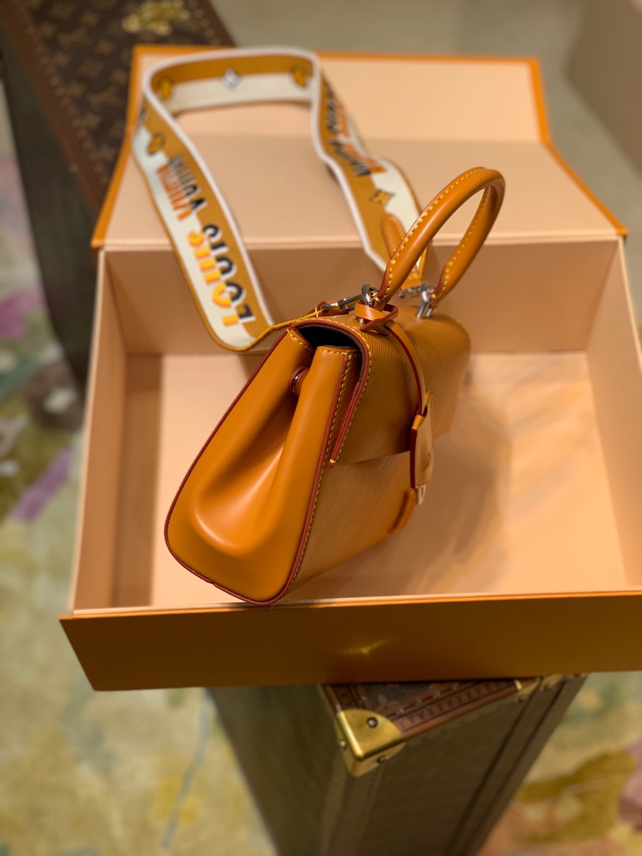 Louis Vuitton LV Cluny Mini Epi 皮革手提包 M58931蜜黃色