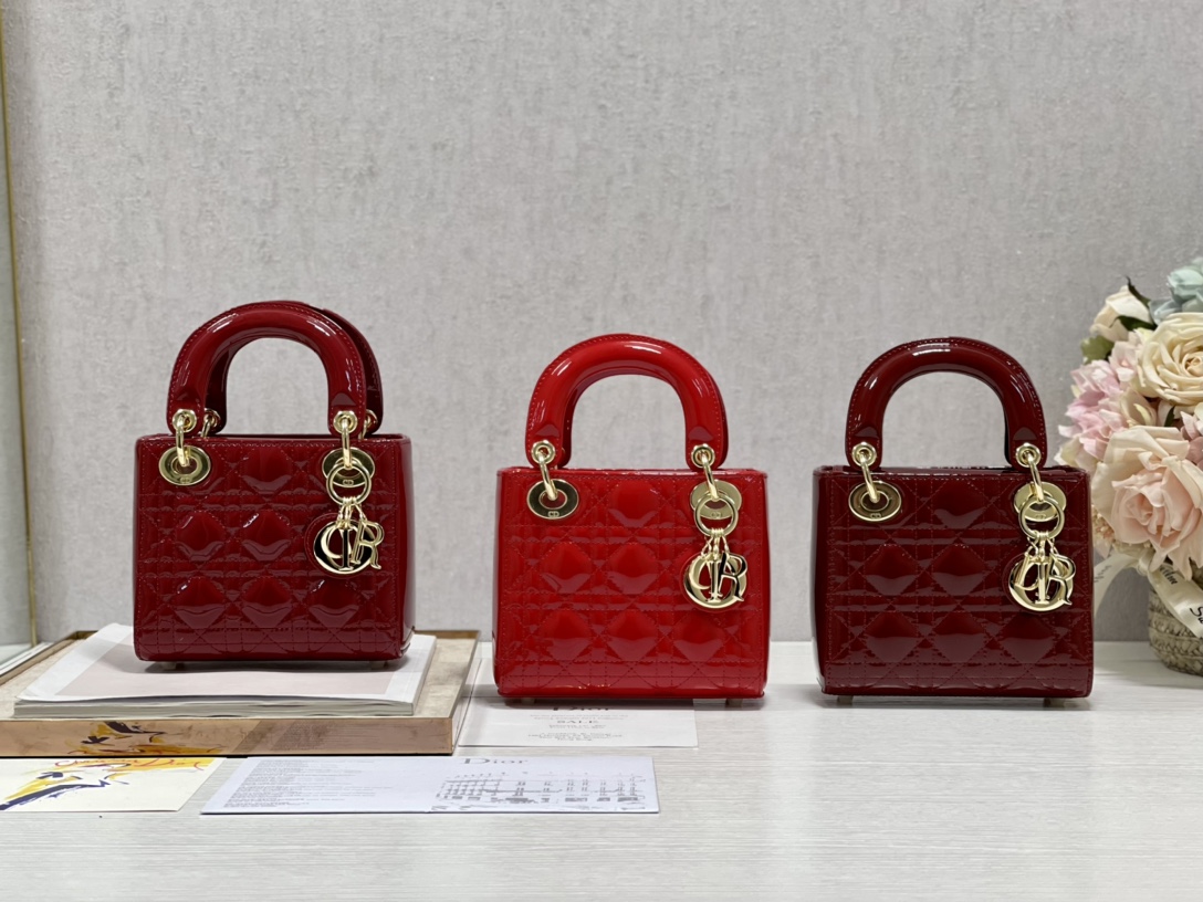 Comparación de tres colores: rojo cereza, rojo vivo y burdeos#