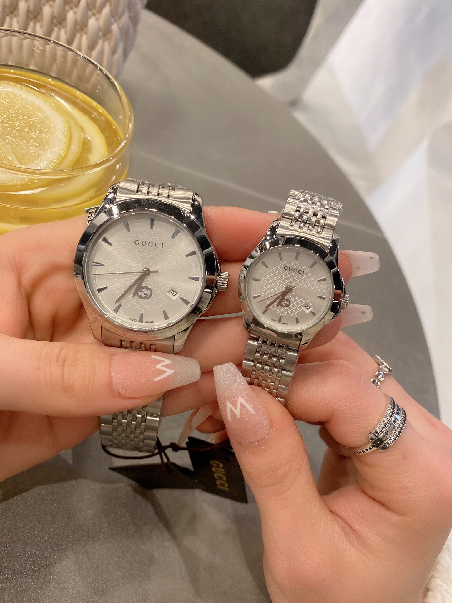 “Gucci Augustine Watch: Classic Nine-Colored Belt, Three-Colored Face, 28mm Female & 42mm Male Sizes” - 图片 2