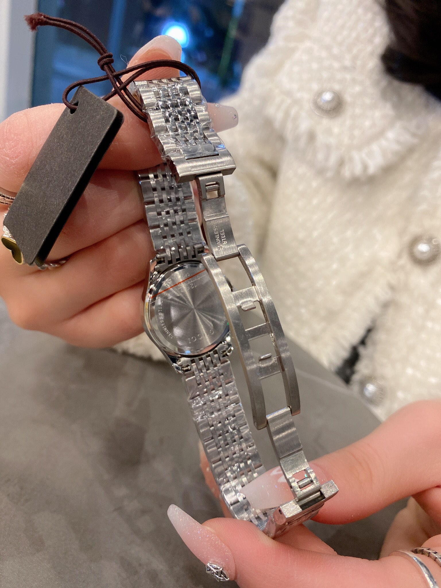 “Gucci Augustine Watch: Classic Nine-Colored Belt, Three-Colored Face, 28mm Female & 42mm Male Sizes” - 图片 9
