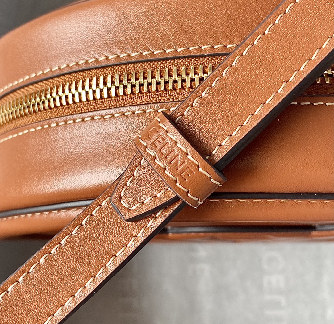 CELINE 光滑牛皮革斜挎椭圆形猪鼻子包 198603焦糖色