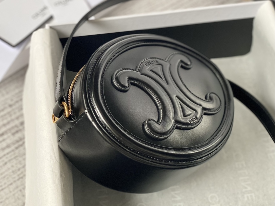 CELINE 光滑牛皮革斜挎椭圆形猪鼻子包 198603黑色