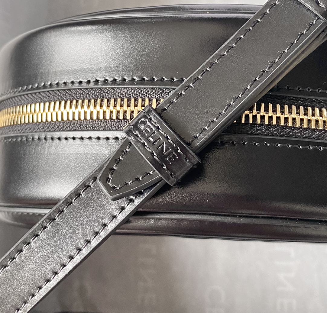 CELINE 光滑牛皮革斜挎椭圆形猪鼻子包 198603黑色