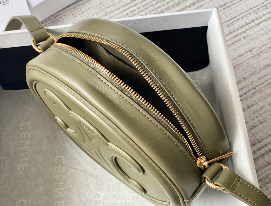CELINE 光滑牛皮革斜挎椭圆形猪鼻子包 198603橄榄绿