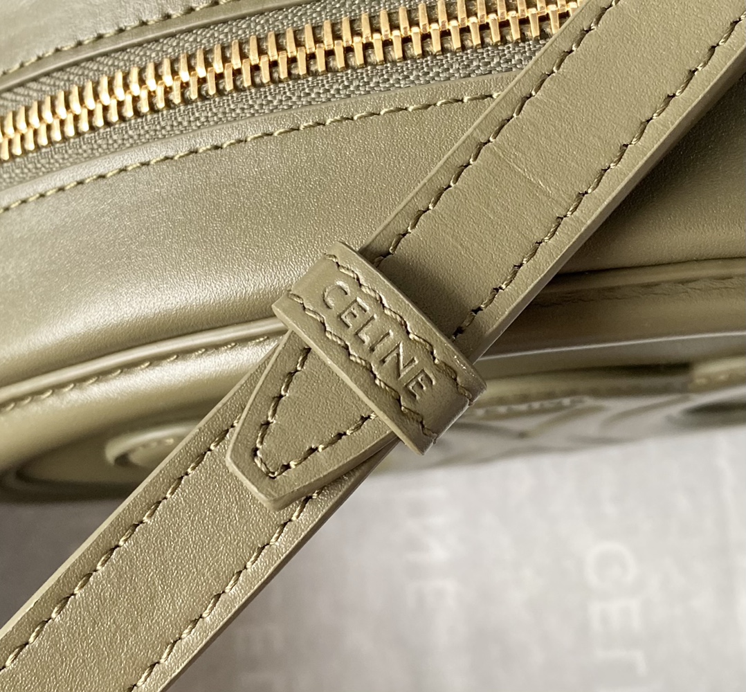 CELINE 光滑牛皮革斜挎椭圆形猪鼻子包 198603橄榄绿