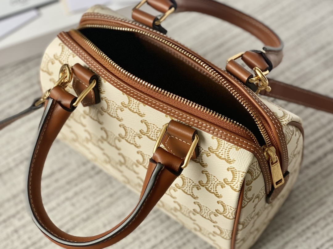 CELINE赛琳TRIOMPHE 老花波士顿枕头包197582