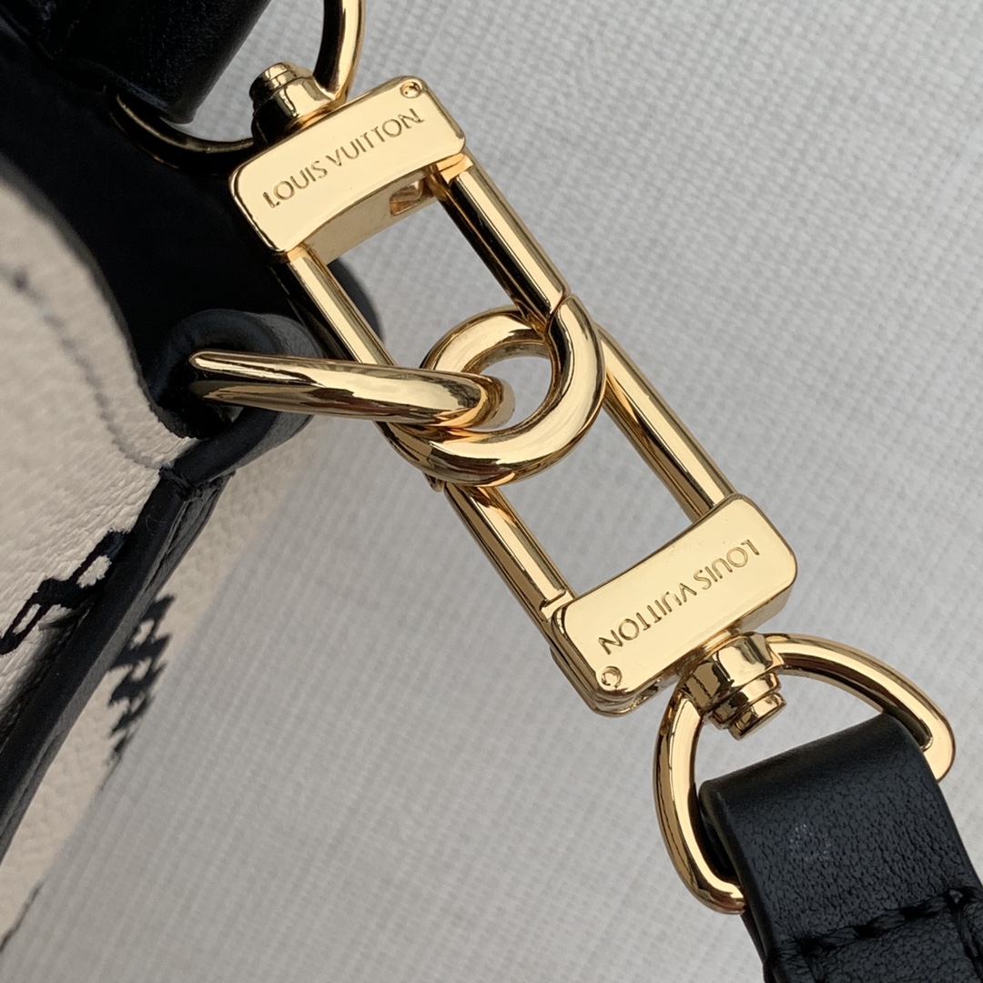 Louis Vuitton LV 刺绣压纹牛皮NéoNoé水桶包M46023