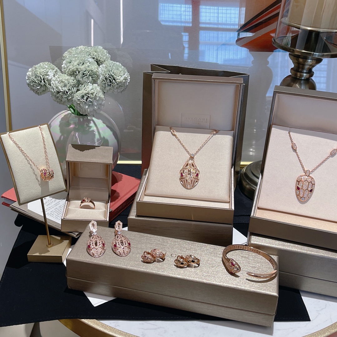 NO:631322,Baojia snake-shaped suit, order discounts, Cardia high-end jewelry19860909宝家蛇形套装 下单有优惠,,卡迪亚高端饰品,Jewelry