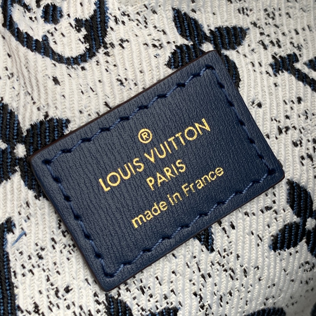 Louis Vuitton LV Loop 丹宁牛仔蓝豌豆月亮包 M81166