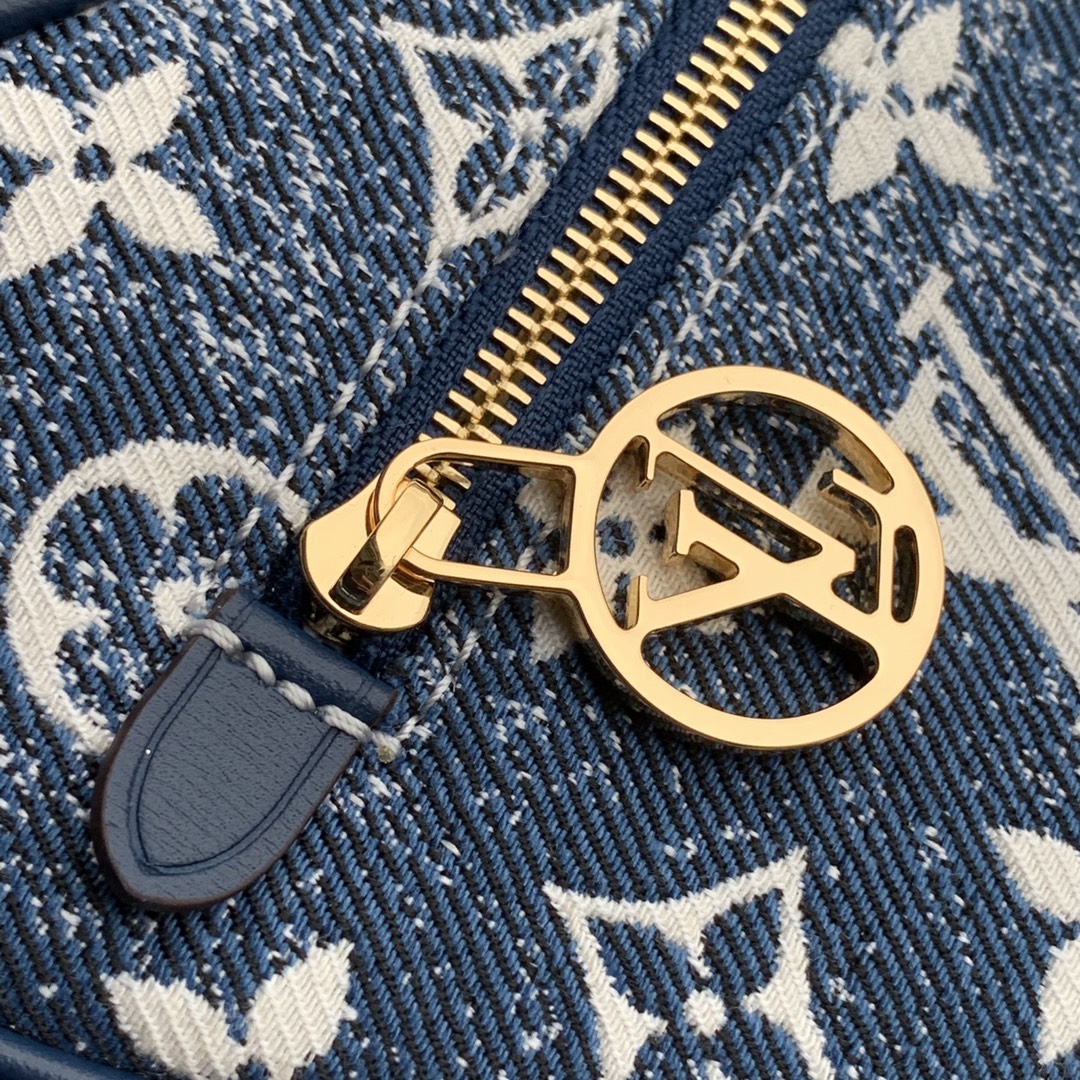 Louis Vuitton LV Loop 丹宁牛仔蓝豌豆月亮包 M81166