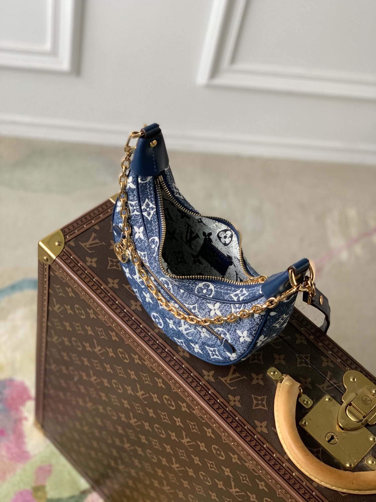 Louis Vuitton LV Loop 丹宁牛仔蓝豌豆月亮包 M81166