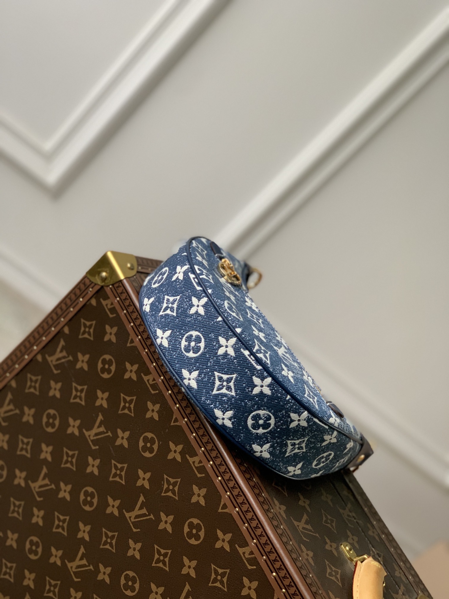 Louis Vuitton LV Loop 丹宁牛仔蓝豌豆月亮包 M81166