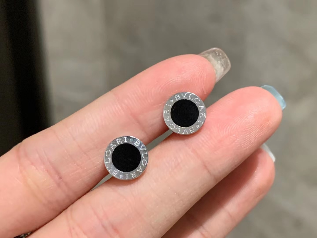 Bvlgari 18k白 宝格丽 黑&耳钉男女都可佩戴
