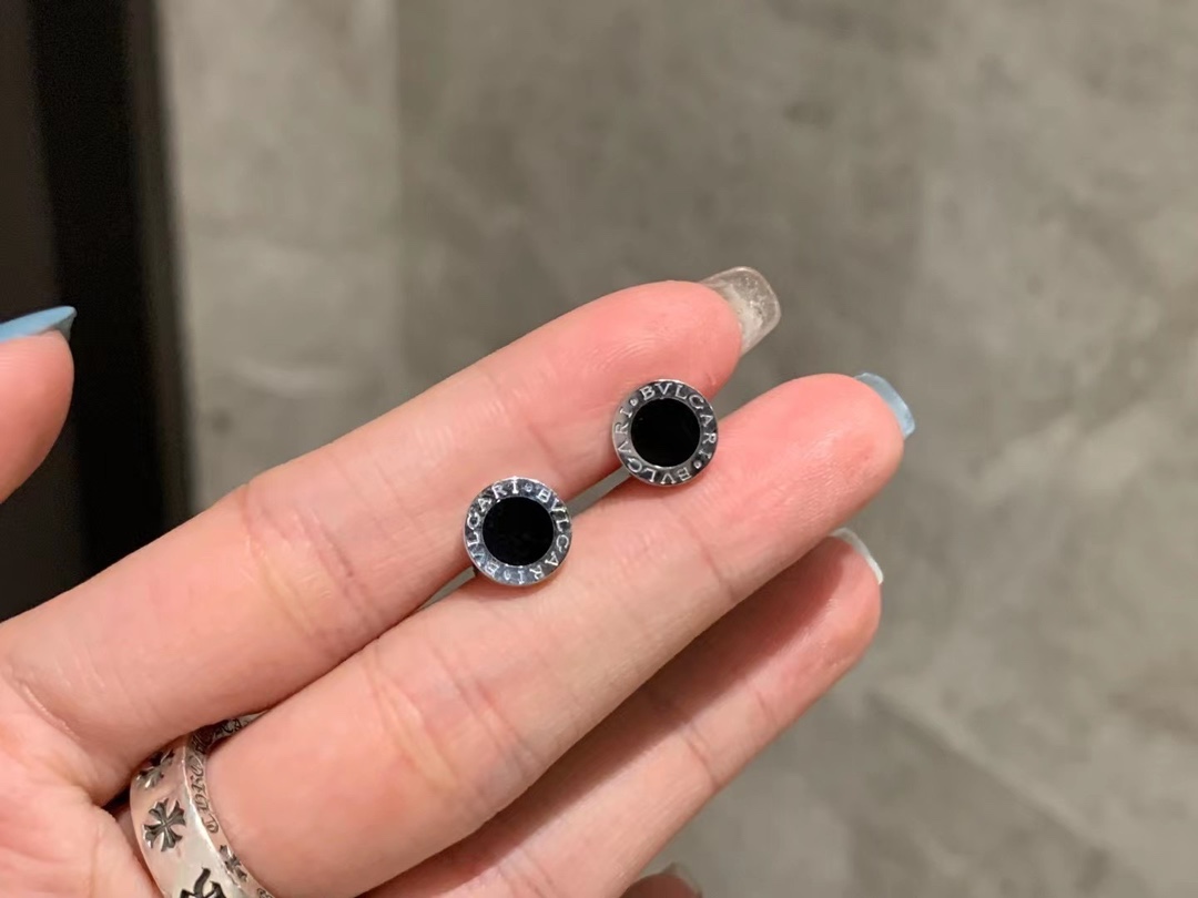 Bvlgari 18k白 宝格丽 黑&耳钉男女都可佩戴