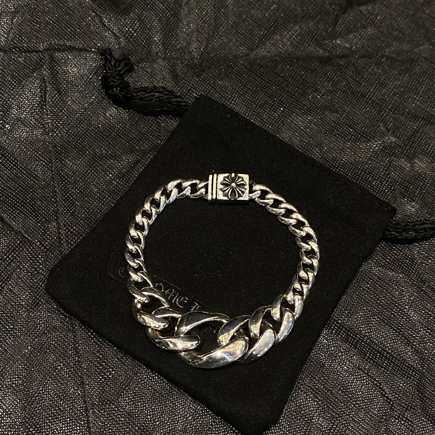 Chrome Hearts 𝐂𝐡𝐫𝐨𝐦𝐞 𝐡𝐞𝐚𝐫𝐭𝐬克罗心十字花光面渐变手链