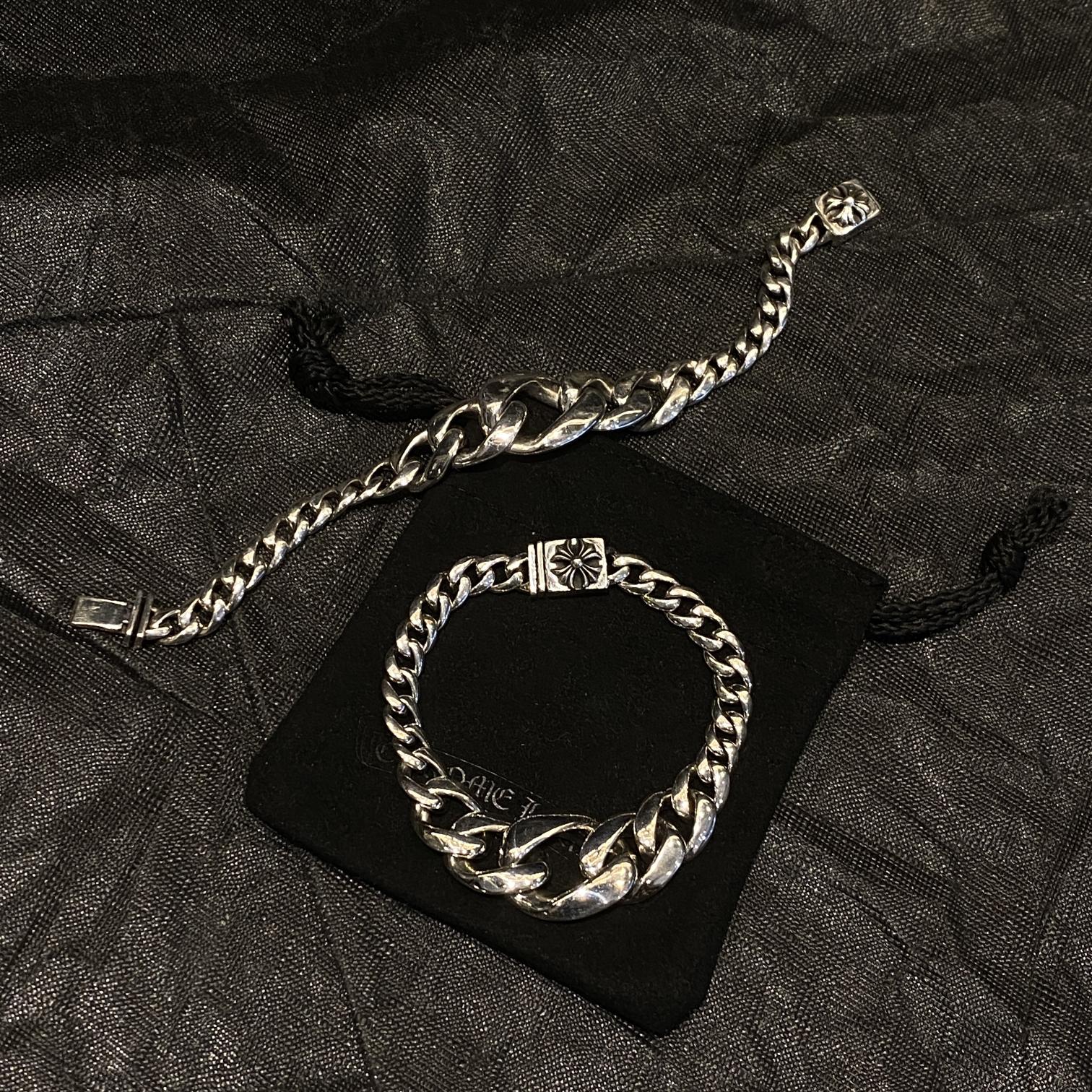 Chrome Hearts 𝐂𝐡𝐫𝐨𝐦𝐞 𝐡𝐞𝐚𝐫𝐭𝐬克罗心十字花光面渐变手链
