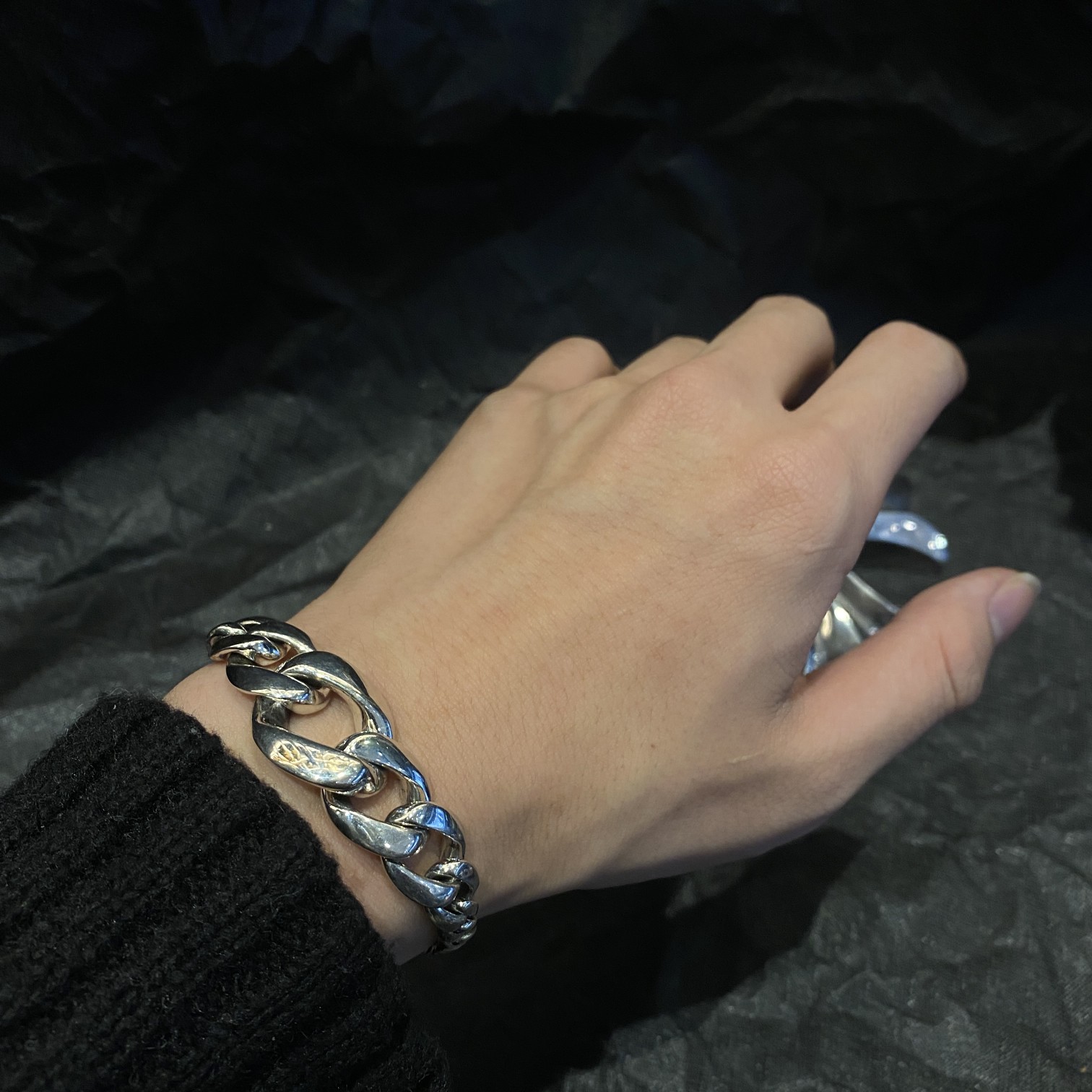Chrome Hearts 𝐂𝐡𝐫𝐨𝐦𝐞 𝐡𝐞𝐚𝐫𝐭𝐬克罗心十字花光面渐变手链