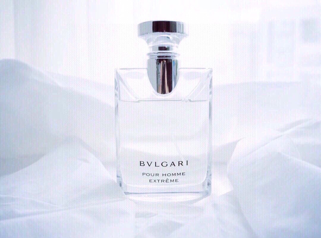 P F 120🔺专柜版🔻 💬EDT/100ml/男友香/易烊千玺代言 Bvlgari宝格丽大吉岭茶极致版男女中性淡香水 香调:木质馥奇香调 前调:芫荽 薰衣草 白松香 茶叶 葡萄柚 橙花油苦橙叶 香柠檬 中调:肉豆蔻 胡椒 冷杉 愈创木 巴西红木 小豆蔻 后调:鸢尾花 檀香木 麝香 橡木苔 雪松