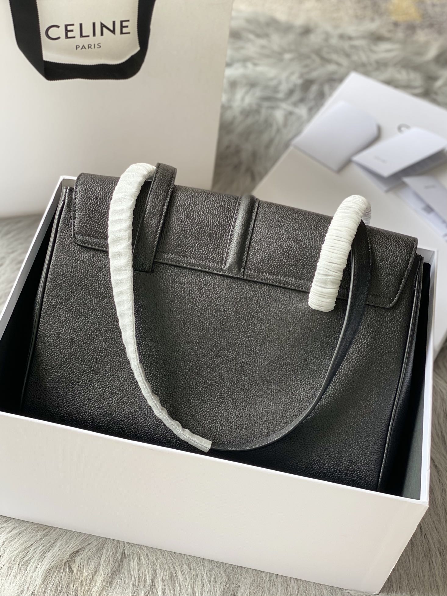 CELINE赛琳通勤休闲两用包