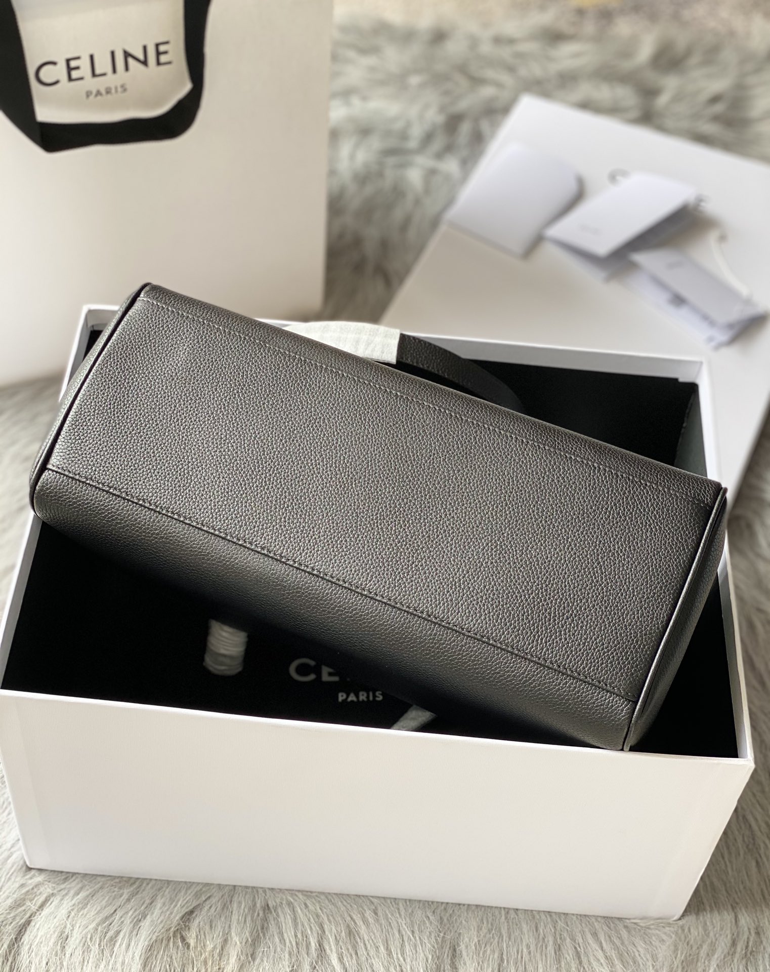 CELINE赛琳通勤休闲两用包