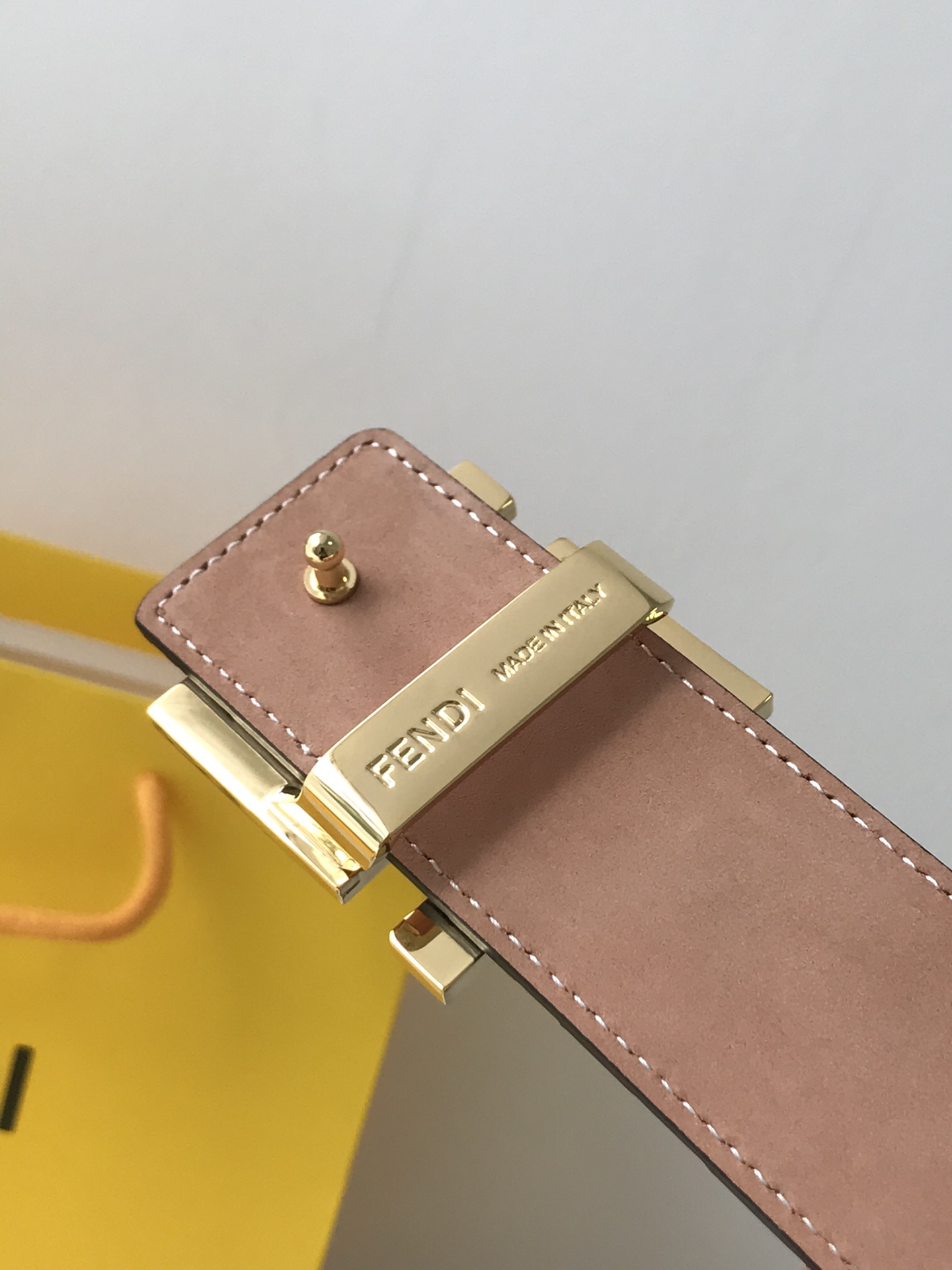 Fendi 五金做工精细 线条流畅 表面光滑 𝐙𝐏电镀工艺 香港通关【𝐇𝐀𝐀𝐒】 进口皮料