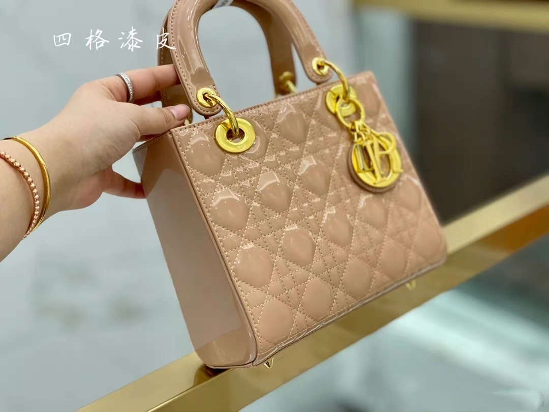 K0   Dior迪奥戴妃四格