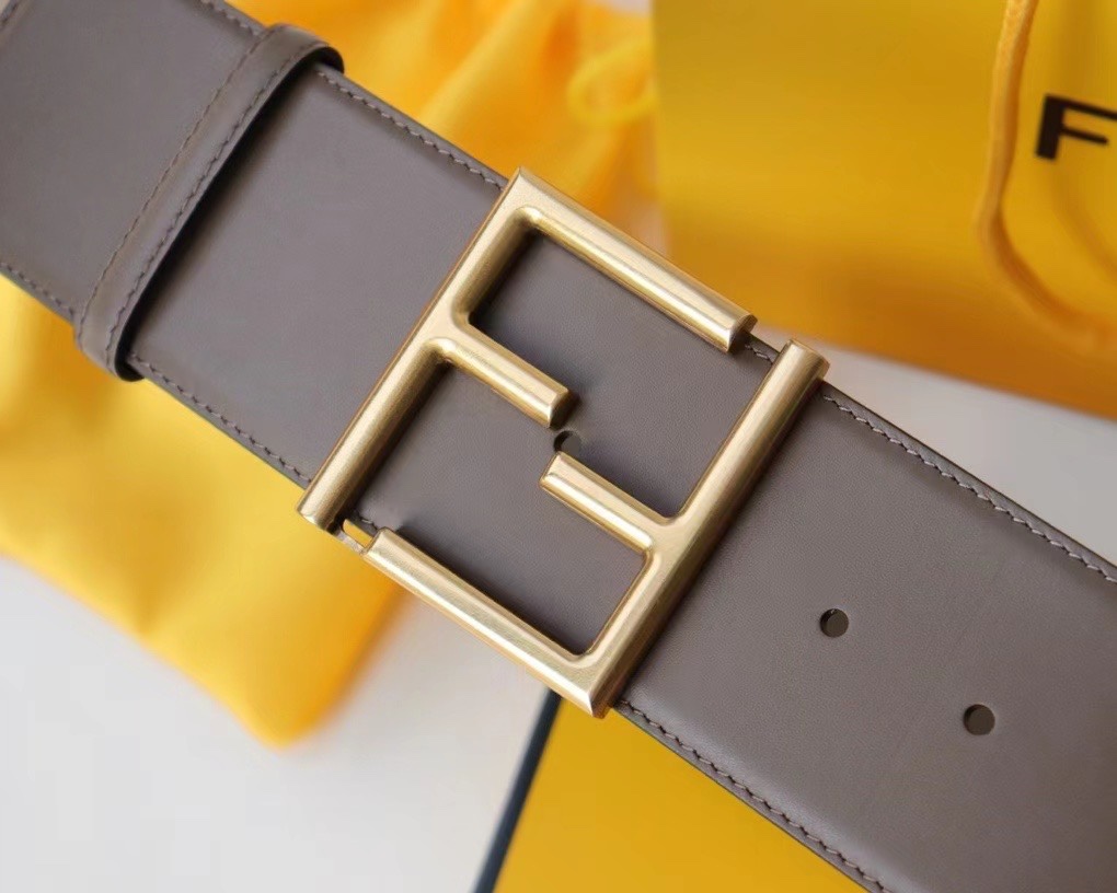 Fendi 五金做工精细 线条流畅 表面光滑 𝐙𝐏电镀工艺 香港通关【𝐇𝐀𝐀𝐒】 进口皮料